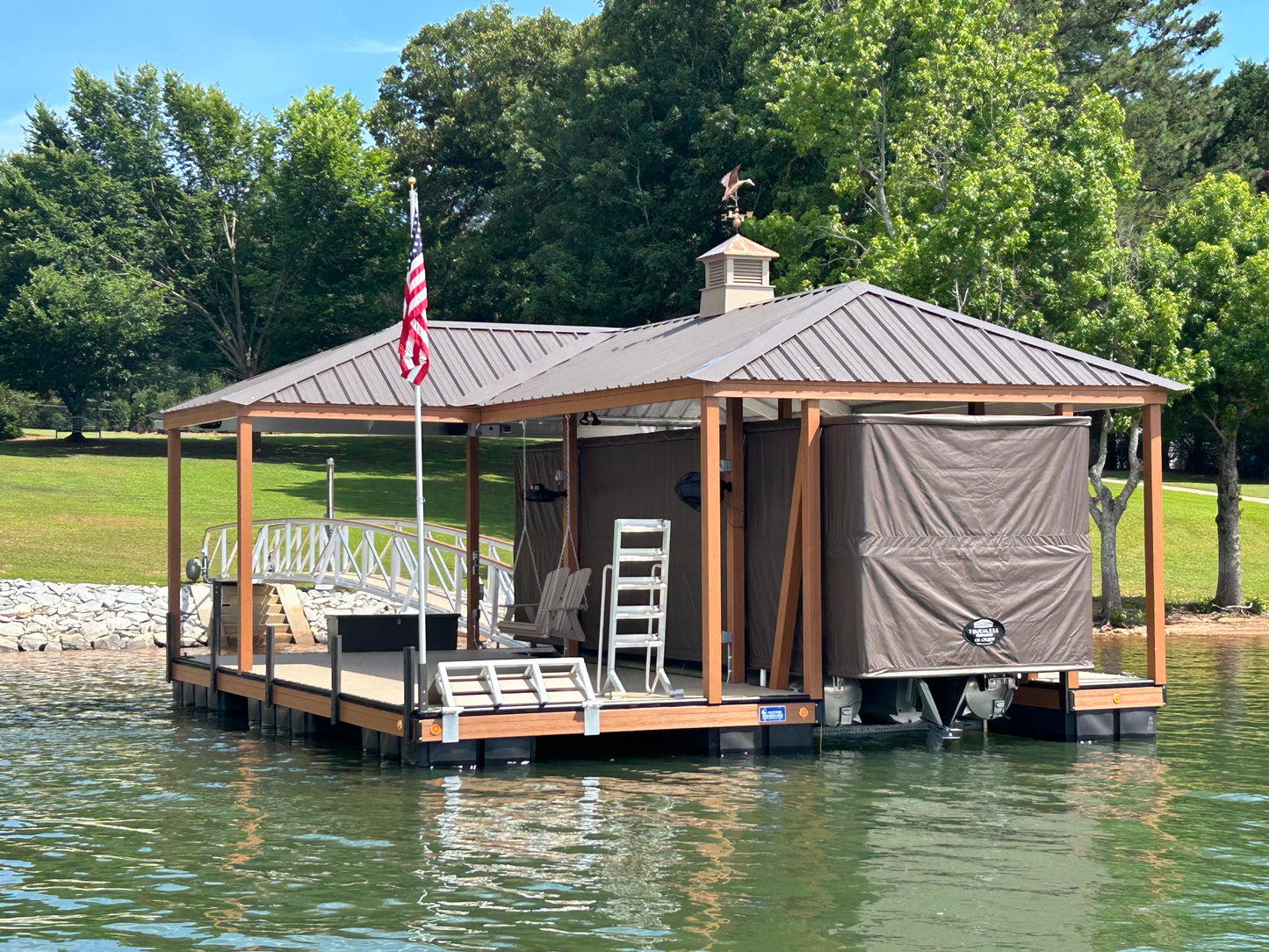 Flagpole (16ft) with Flag (3ft x5ft)